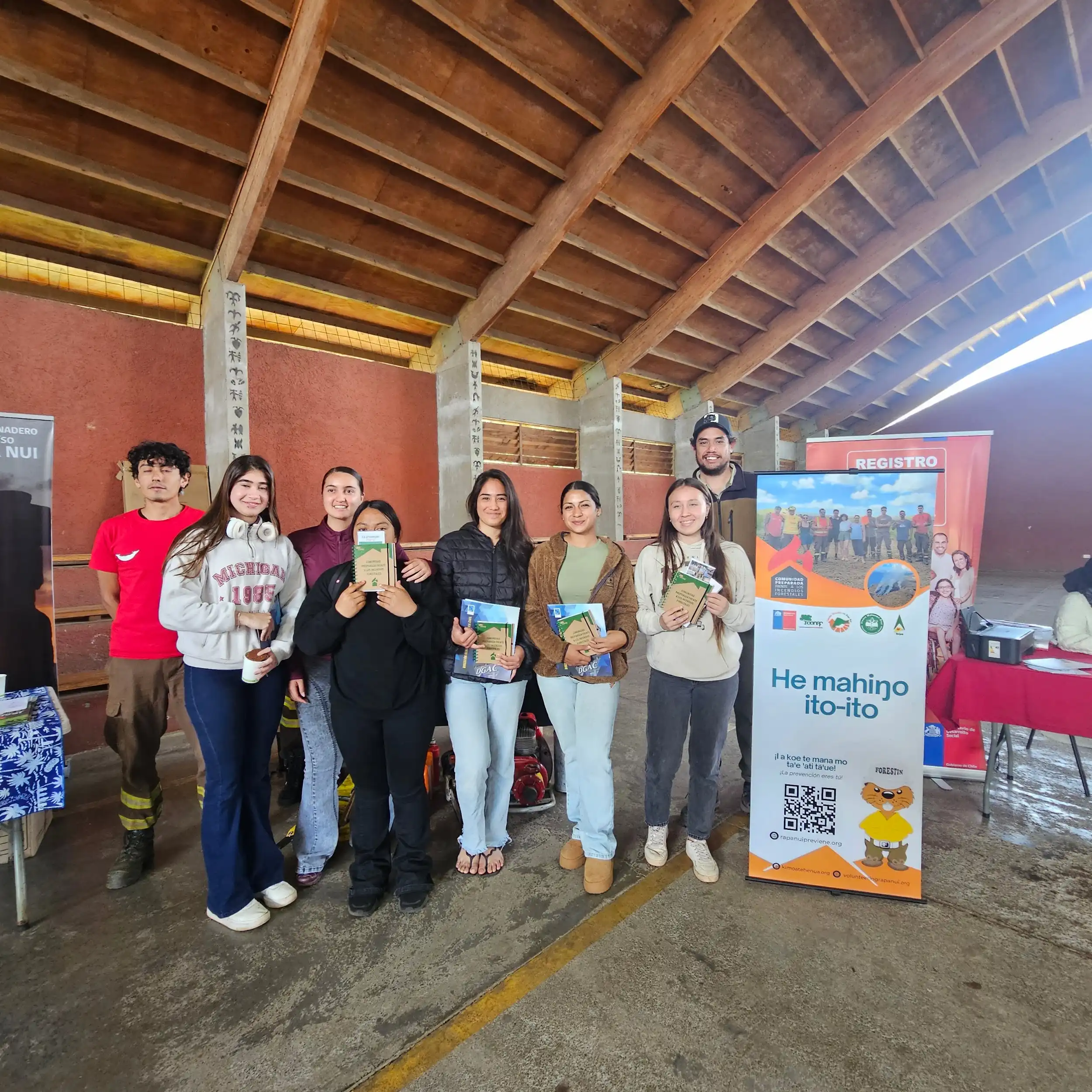 Material educativo entregado a estudiantes