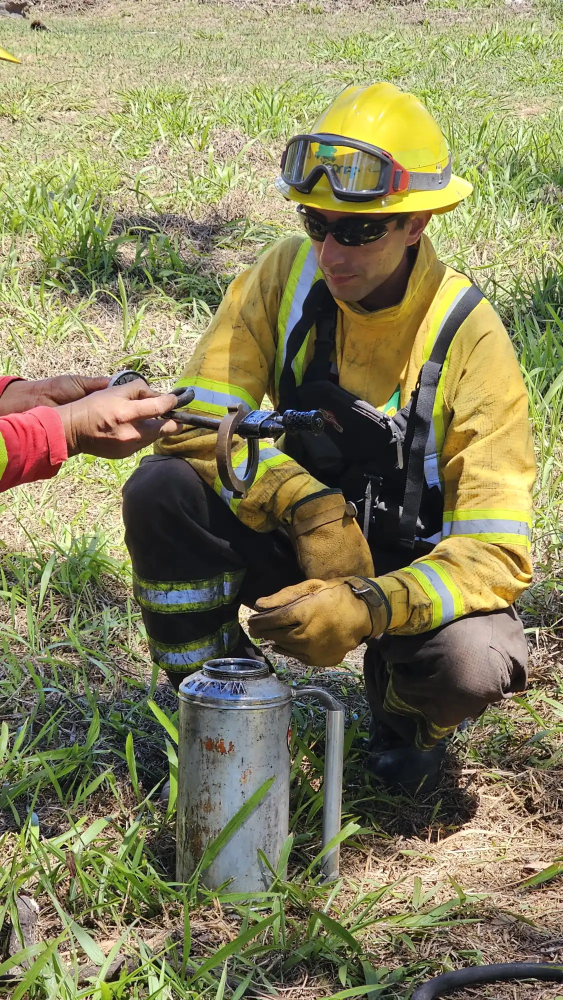 Brigadistas en ejercicio práctico de quema